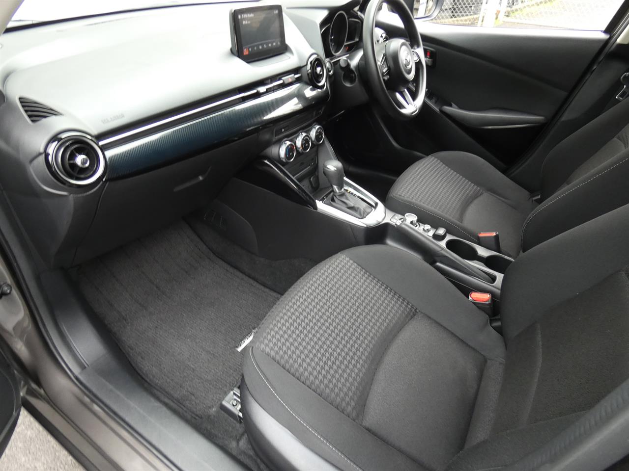 2018 Mazda DEMIO thumbnail