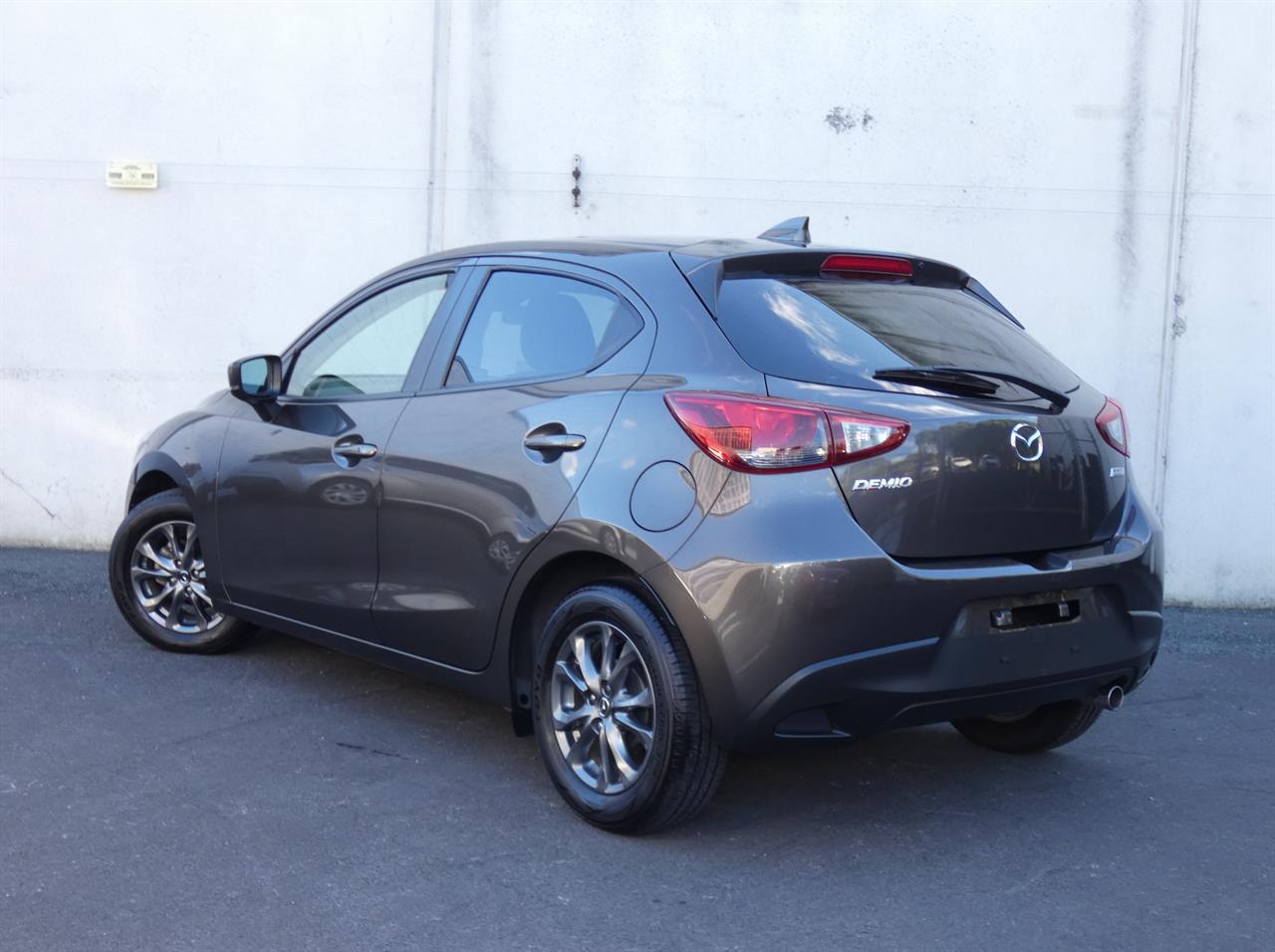 2017 Mazda DEMIO thumbnail
