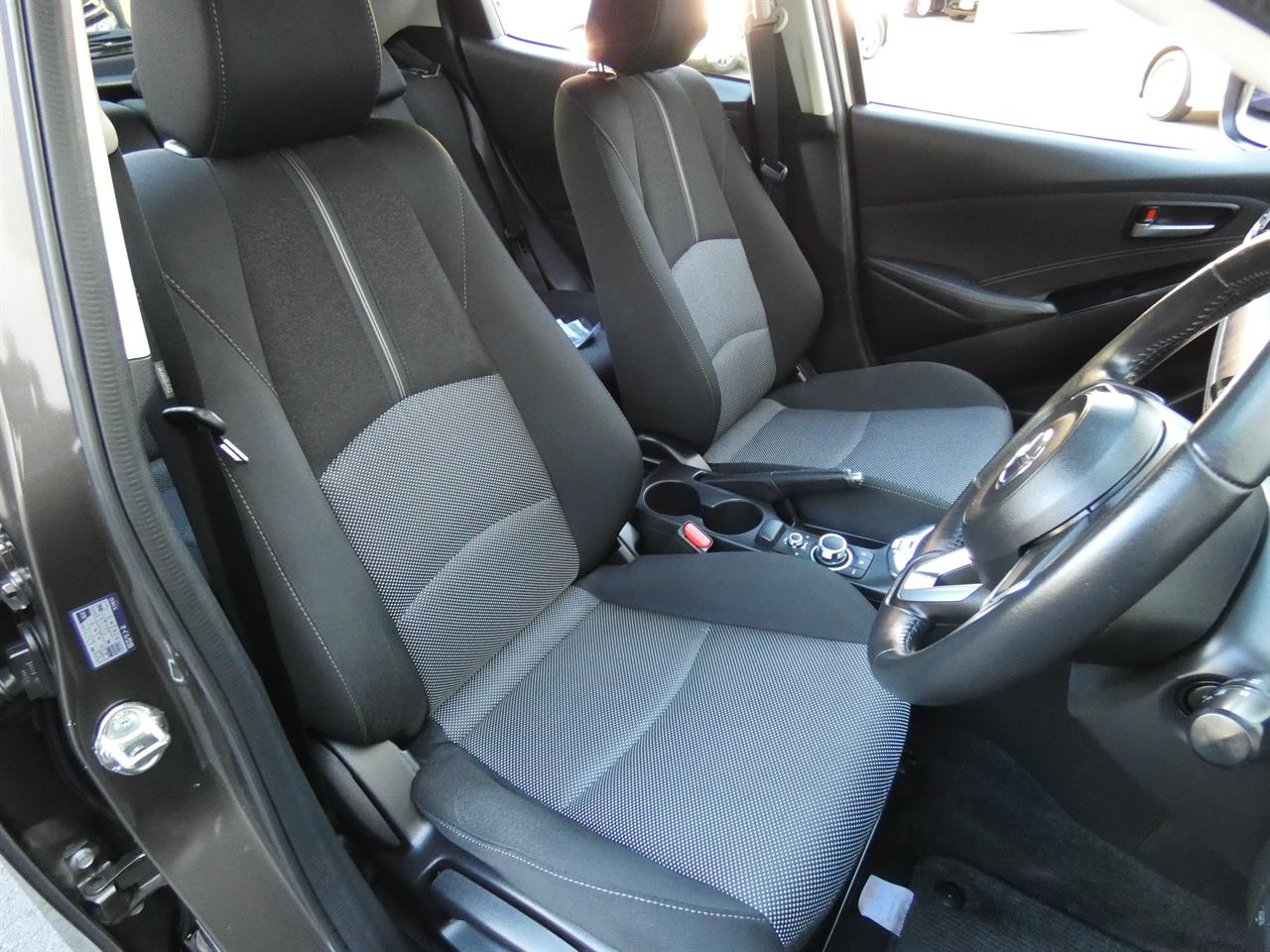 2017 Mazda DEMIO thumbnail