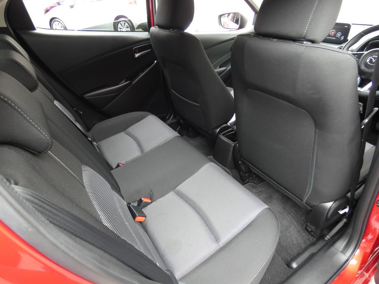 2017 Mazda DEMIO thumbnail