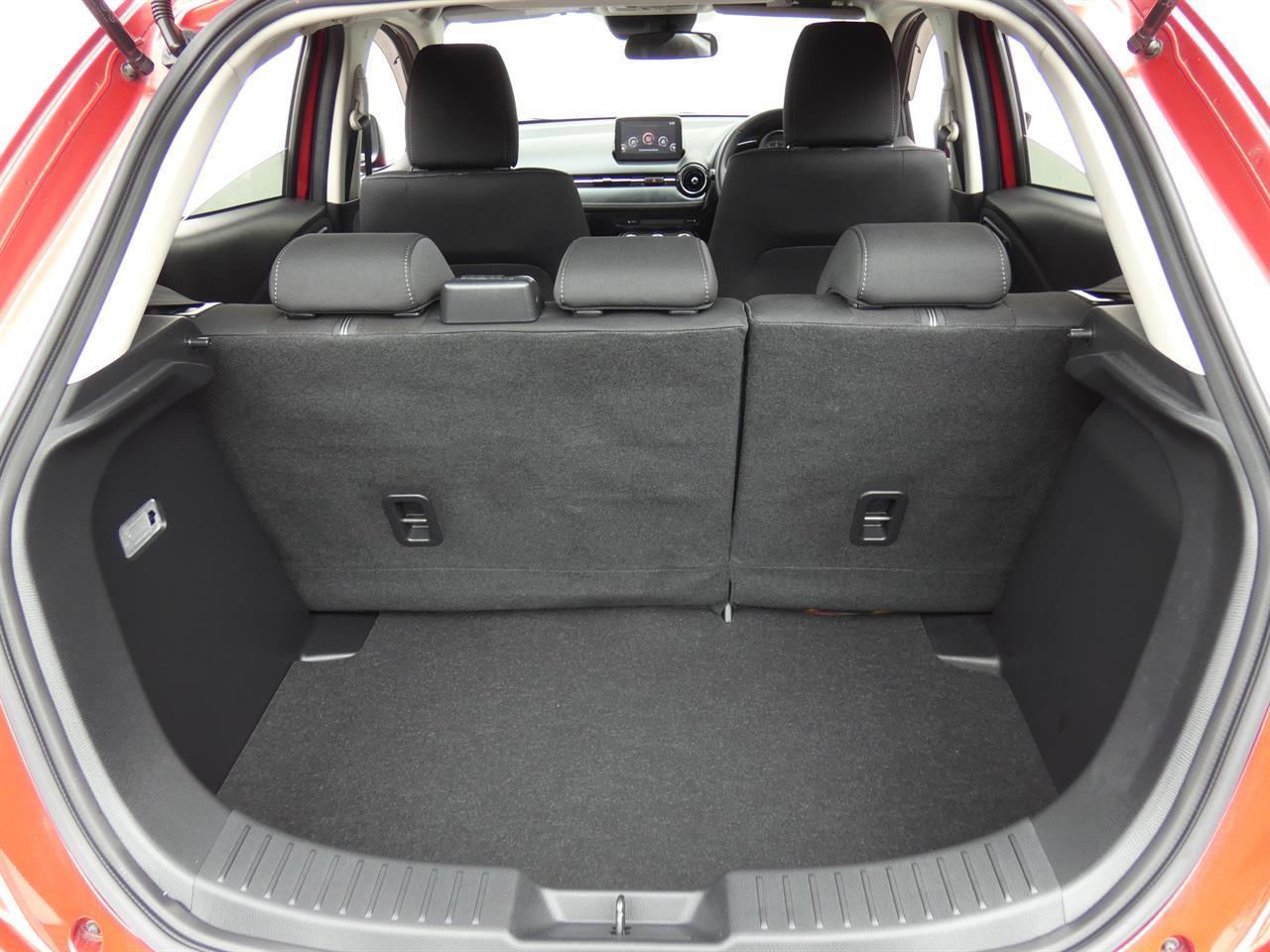 2017 Mazda DEMIO thumbnail