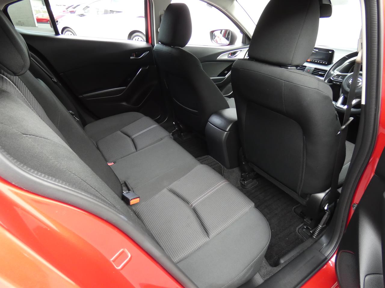 2016 Mazda AXELA thumbnail
