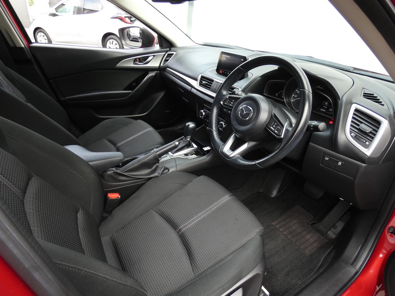 2016 Mazda AXELA thumbnail