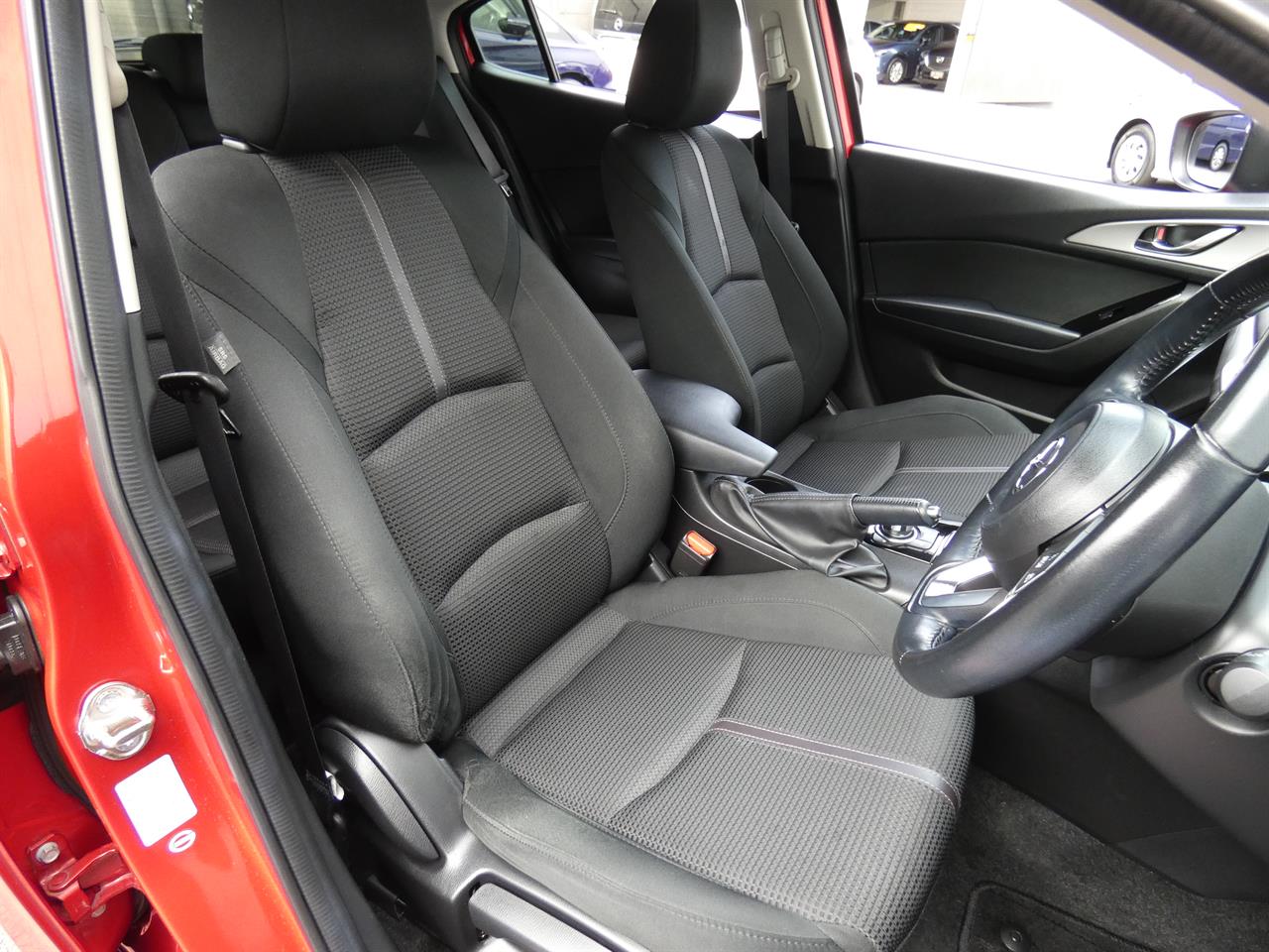 2016 Mazda AXELA thumbnail