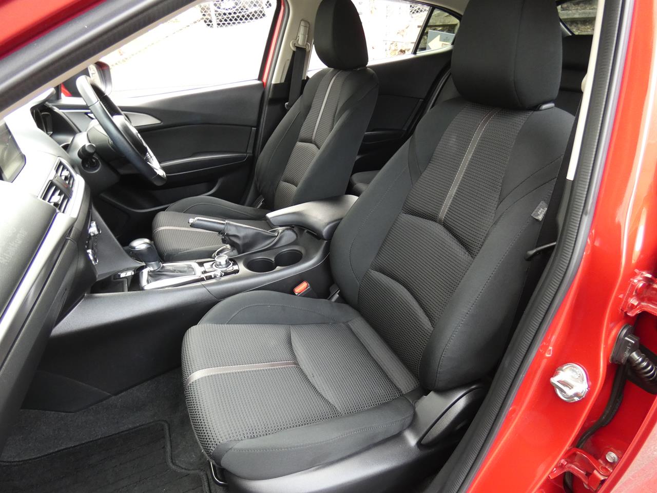 2016 Mazda AXELA thumbnail