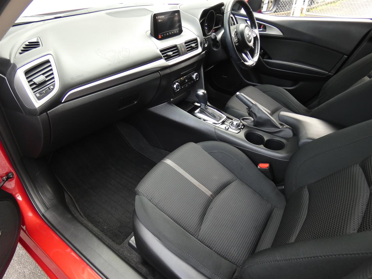 2016 Mazda AXELA thumbnail