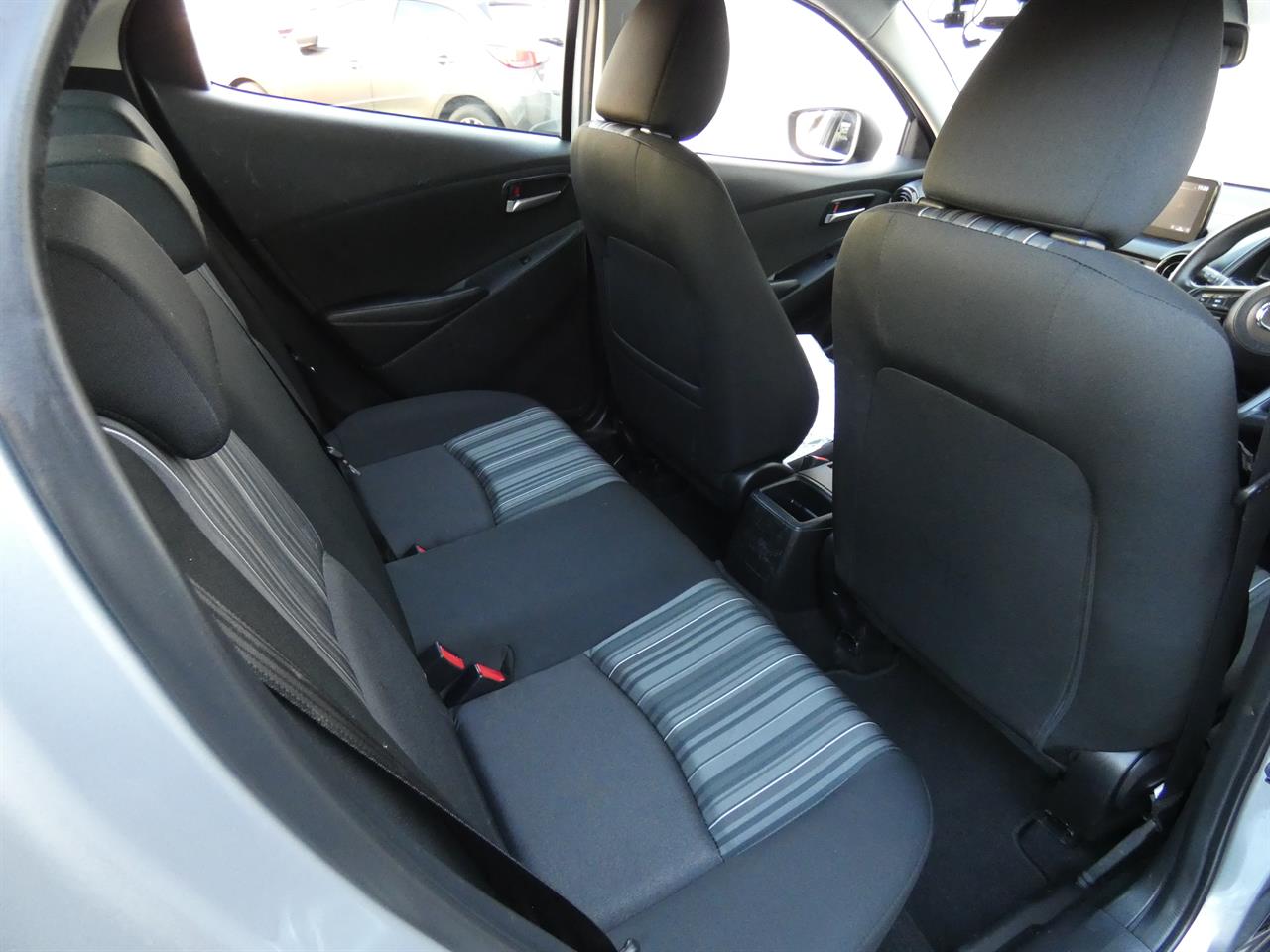 2021 Mazda 2 thumbnail