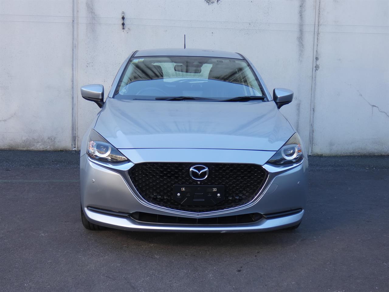 2021 Mazda 2 thumbnail