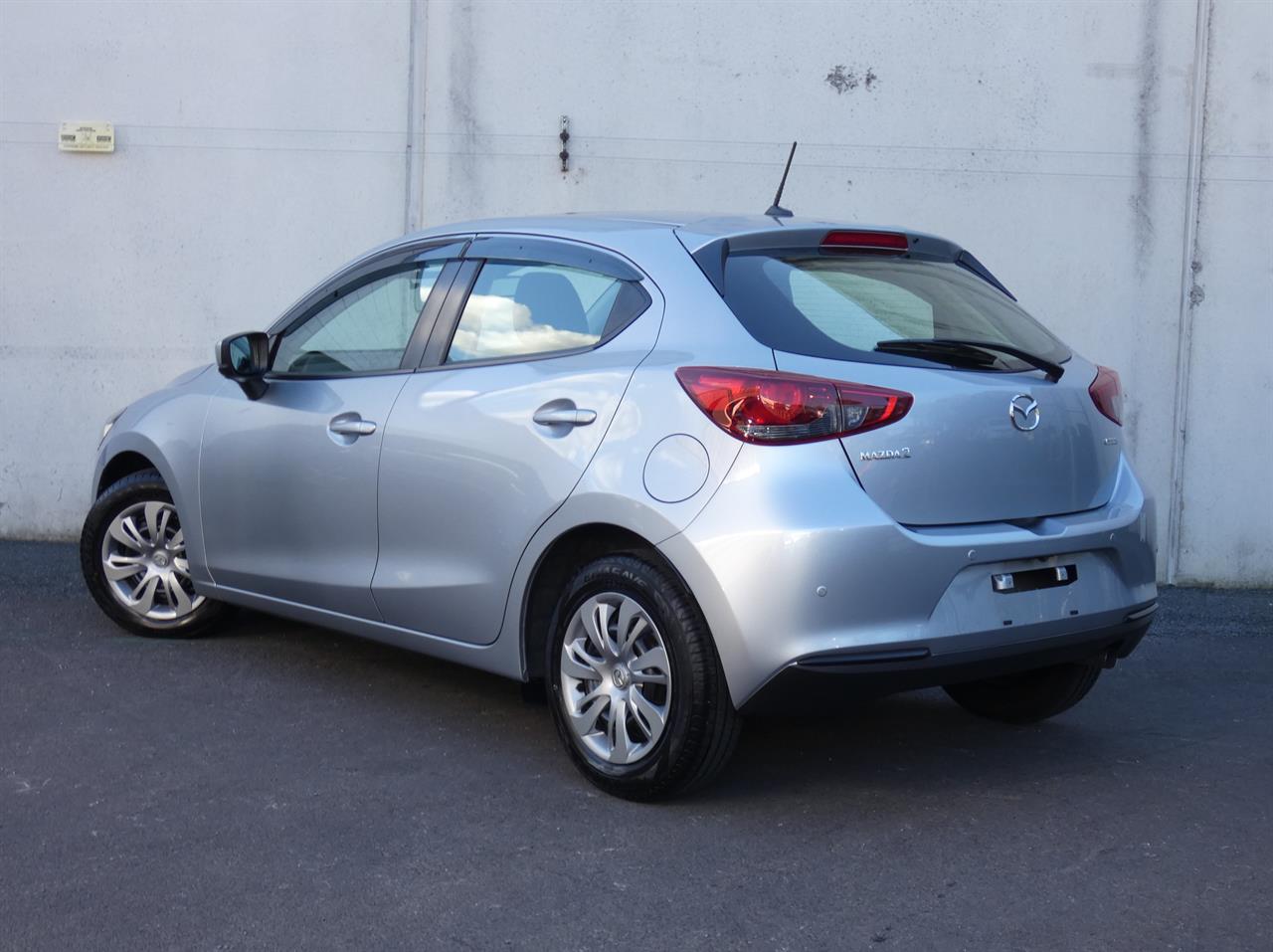 2021 Mazda 2 thumbnail