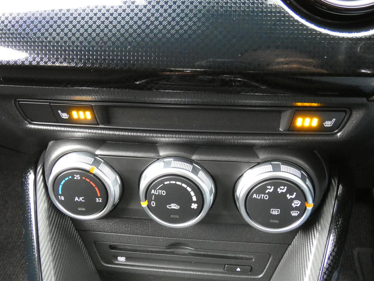 2018 Mazda DEMIO thumbnail