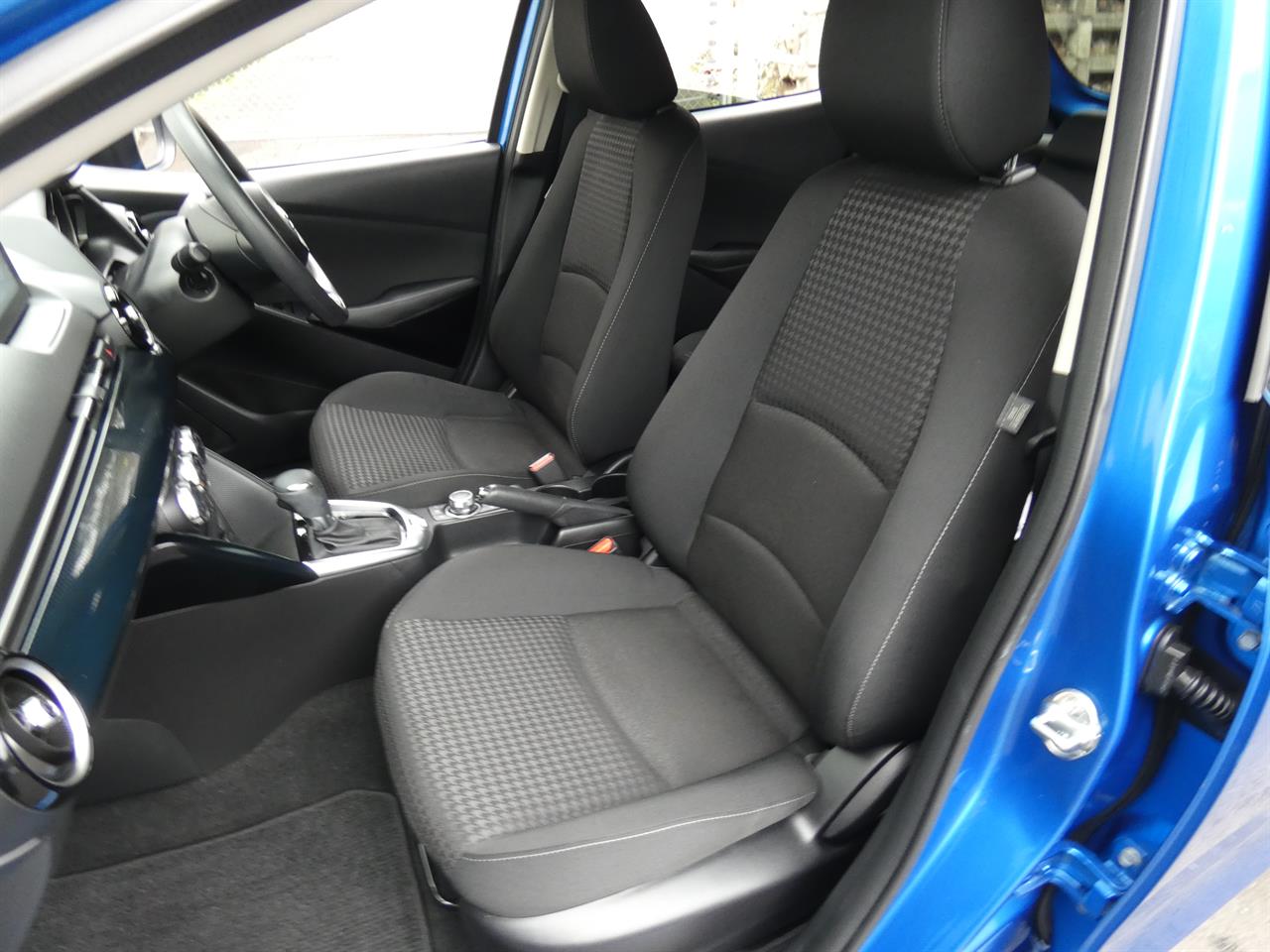 2018 Mazda DEMIO thumbnail