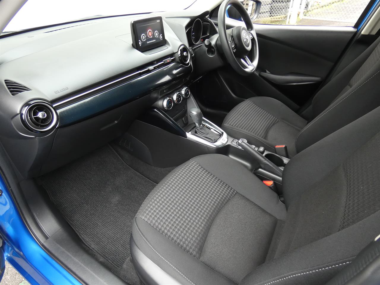 2018 Mazda DEMIO thumbnail