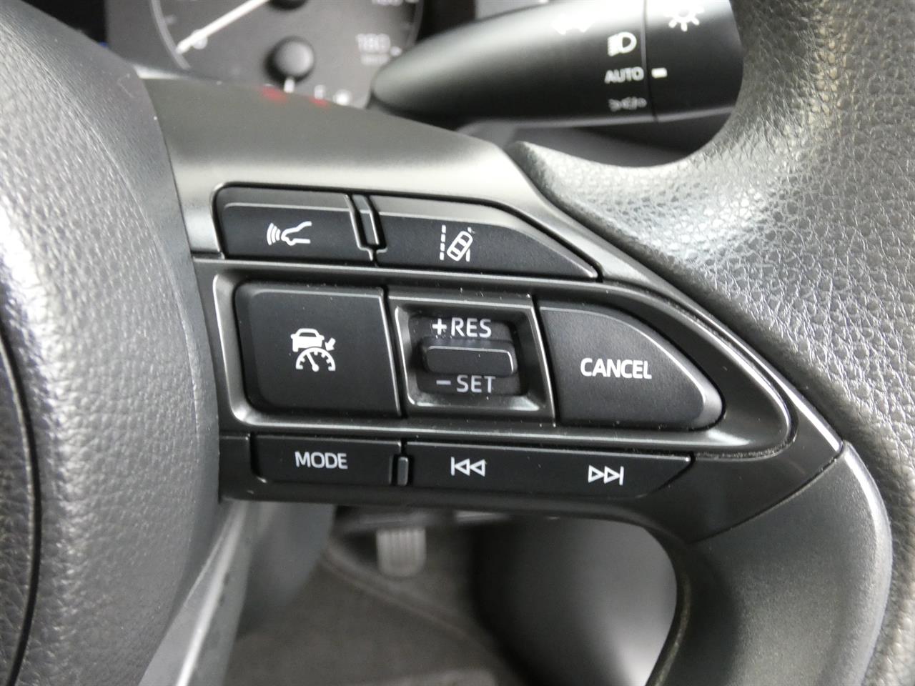 2021 Toyota YARIS thumbnail