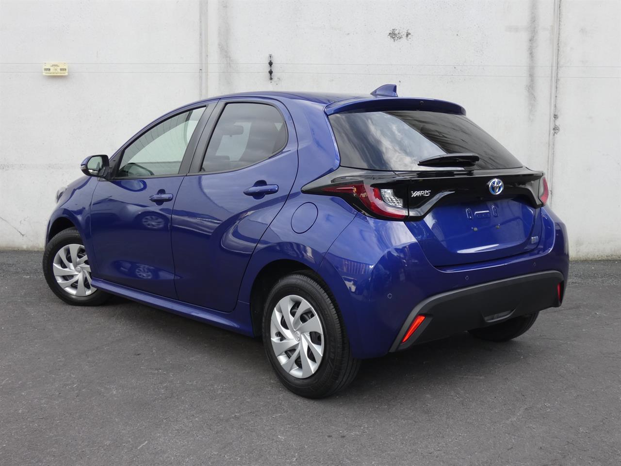2021 Toyota YARIS thumbnail