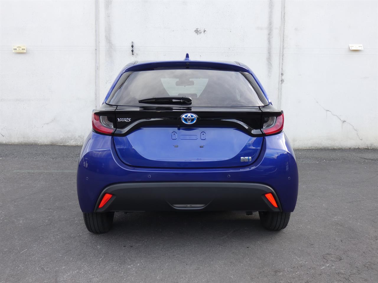 2021 Toyota YARIS thumbnail