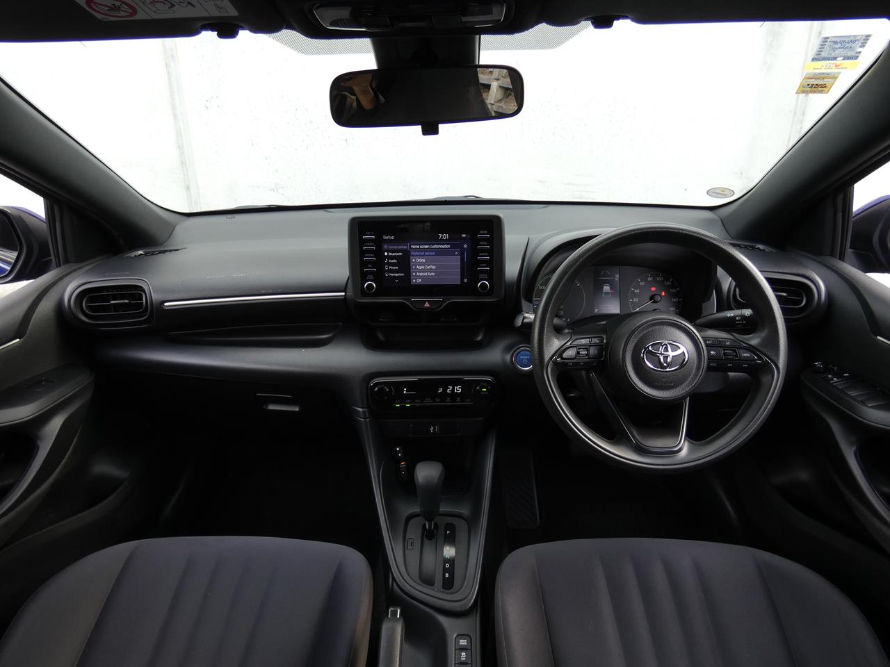 2021 Toyota YARIS thumbnail