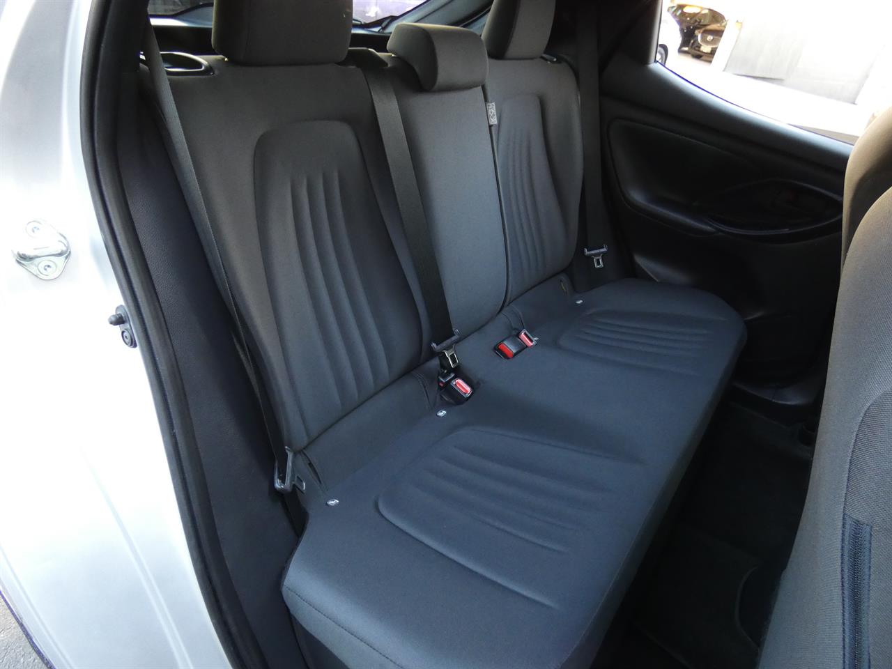 2021 Toyota YARIS thumbnail