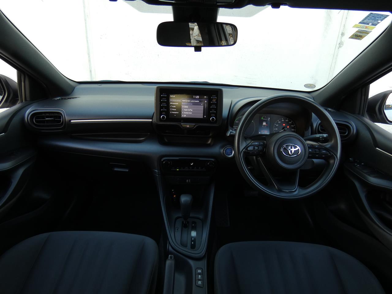 2021 Toyota YARIS thumbnail