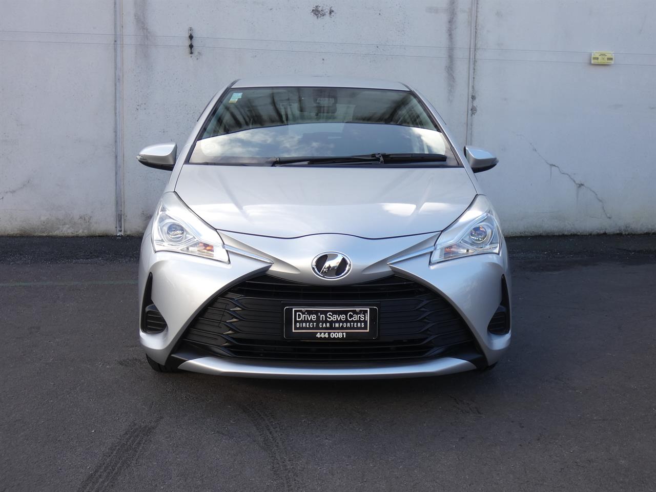 2017 Toyota VITZ thumbnail