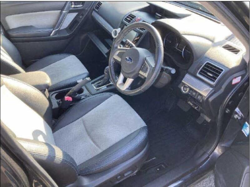2016 Subaru Forester thumbnail