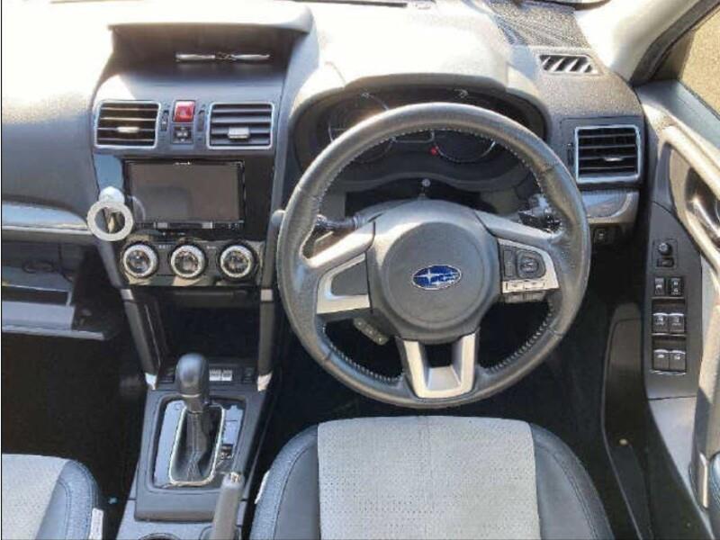 2016 Subaru Forester thumbnail
