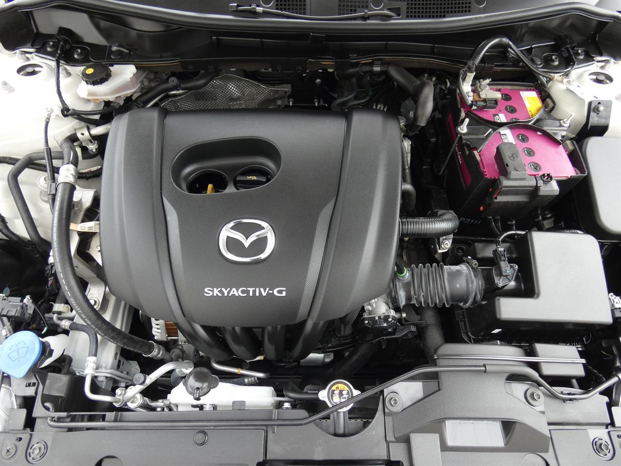2021 Mazda 2 thumbnail