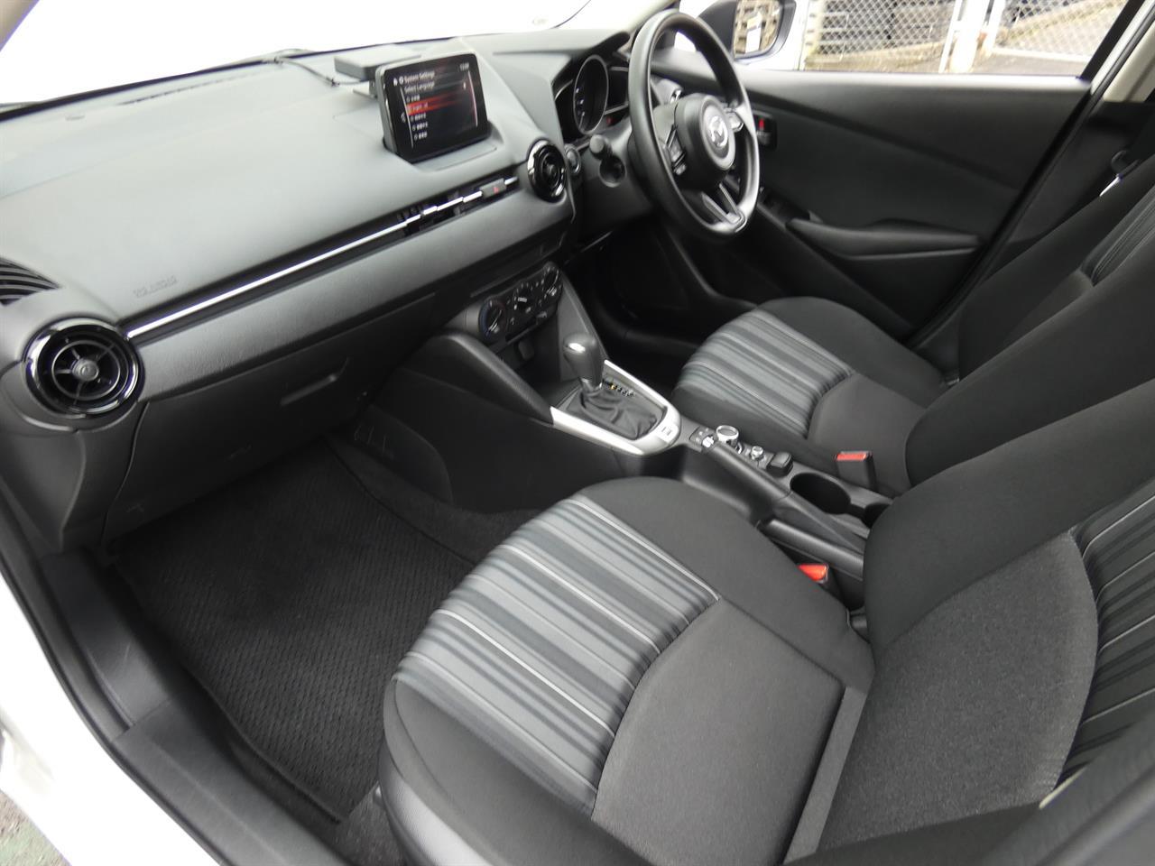 2021 Mazda 2 thumbnail