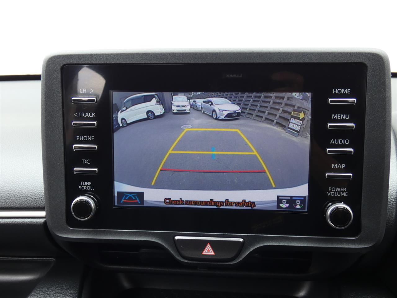 2021 Toyota YARIS thumbnail