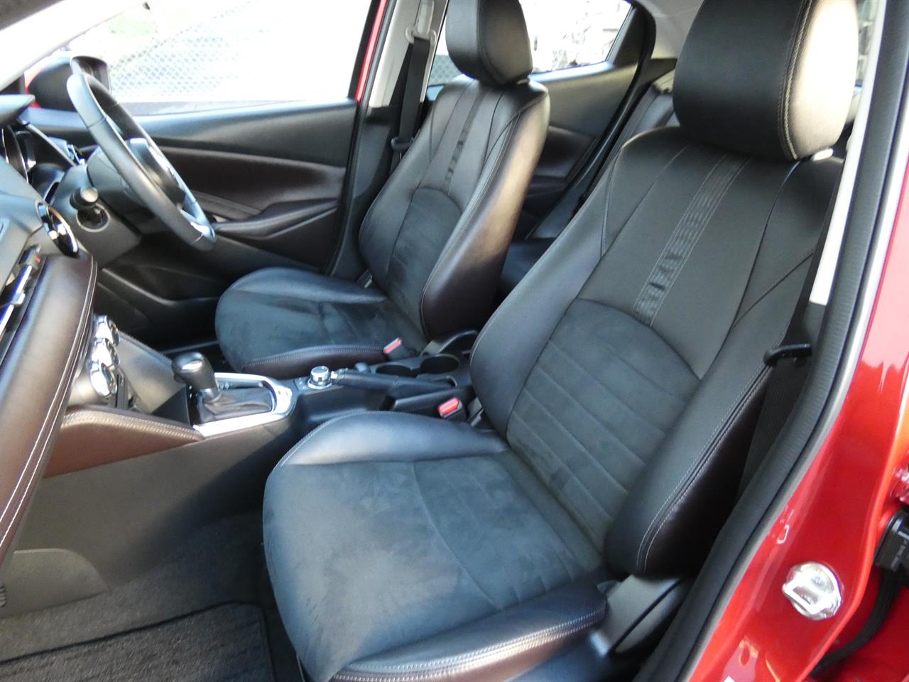 2017 Mazda DEMIO thumbnail