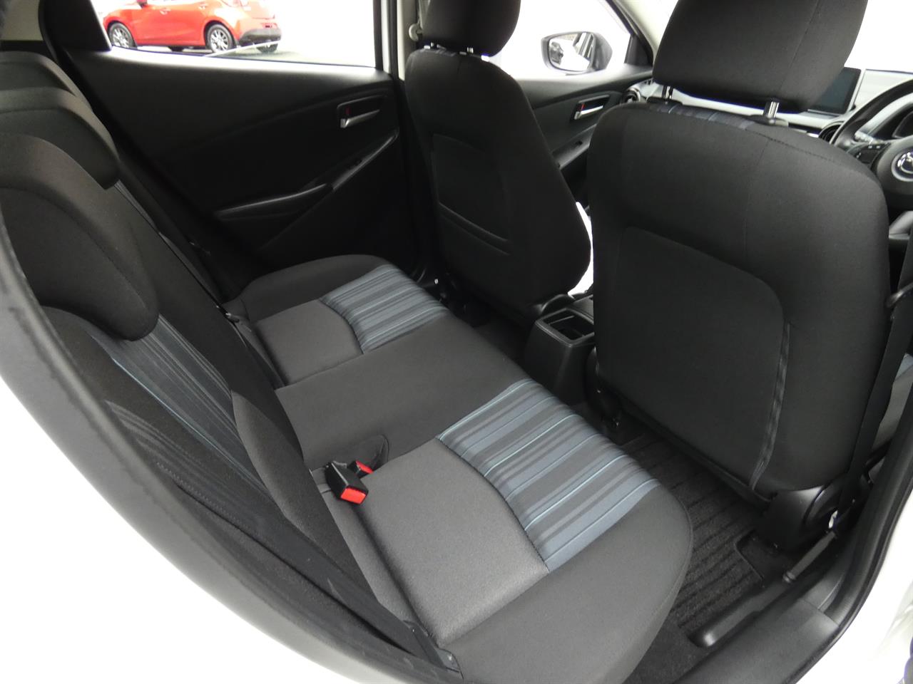 2016 Mazda DEMIO thumbnail