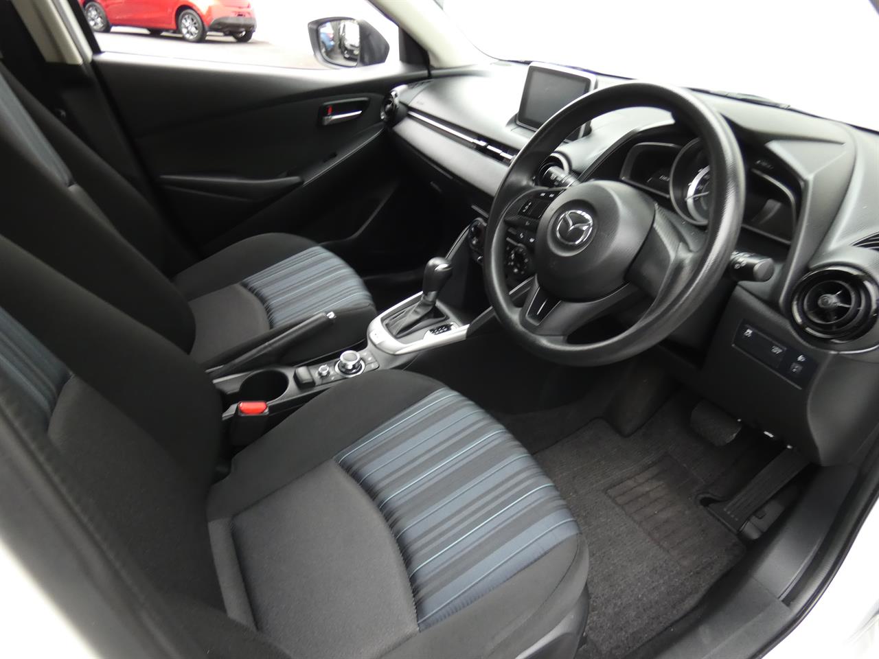 2016 Mazda DEMIO thumbnail