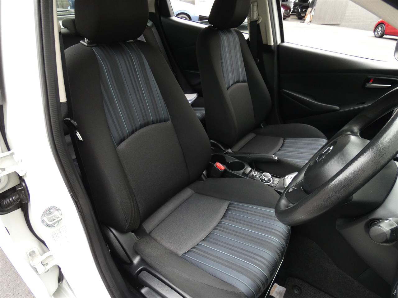 2016 Mazda DEMIO thumbnail
