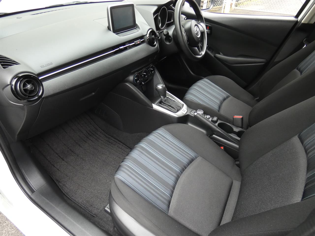 2016 Mazda DEMIO thumbnail