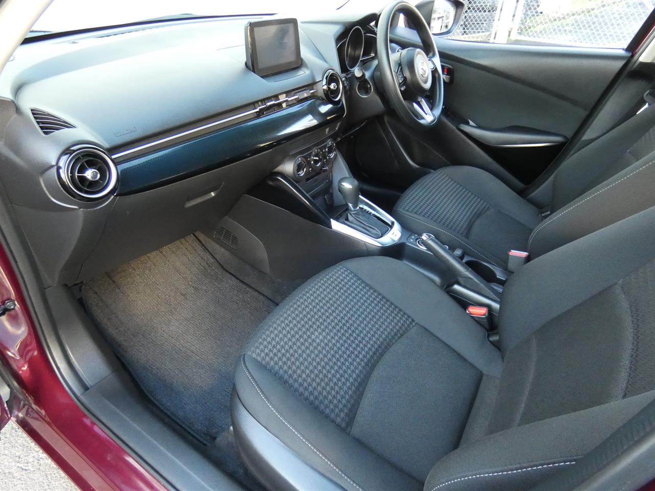 2018 Mazda DEMIO thumbnail