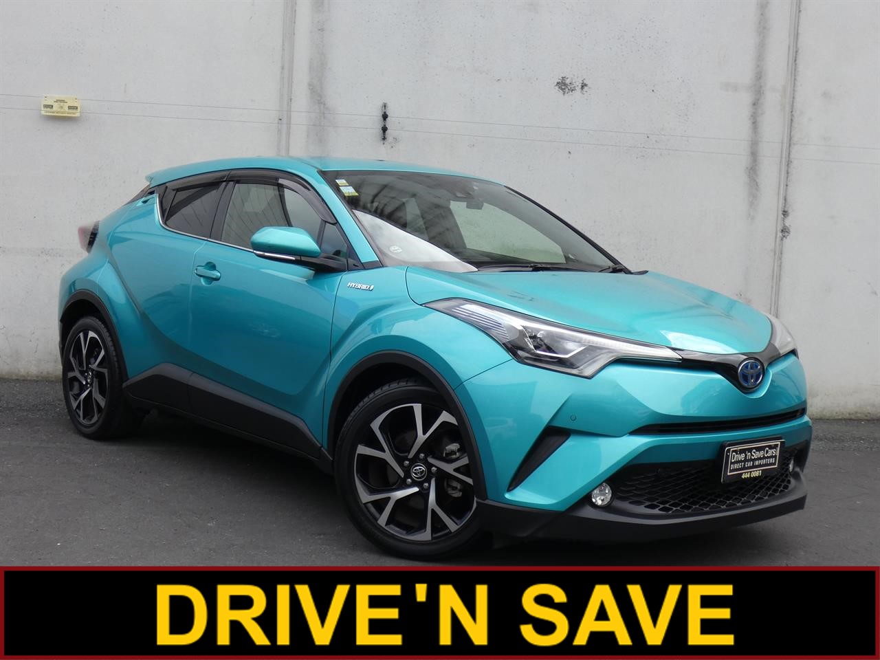 2017 Toyota C-HR thumbnail