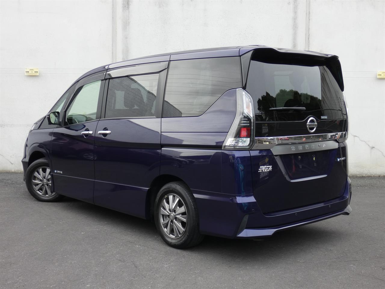2018 Nissan SERENA thumbnail