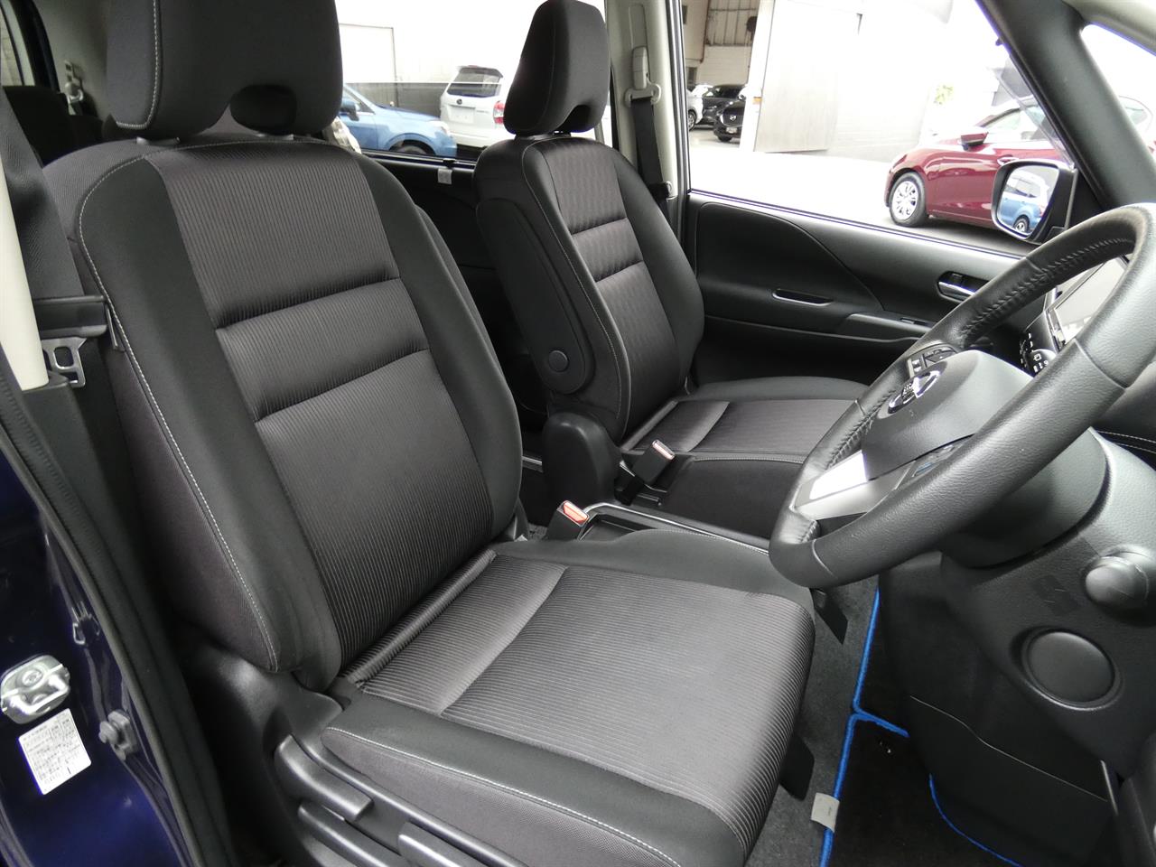 2018 Nissan SERENA thumbnail