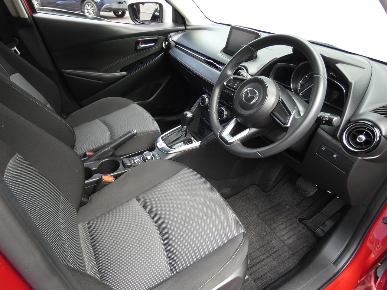 2017 Mazda DEMIO thumbnail