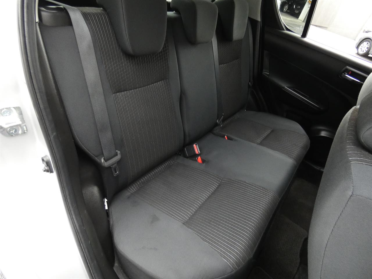 2015 Suzuki Swift thumbnail