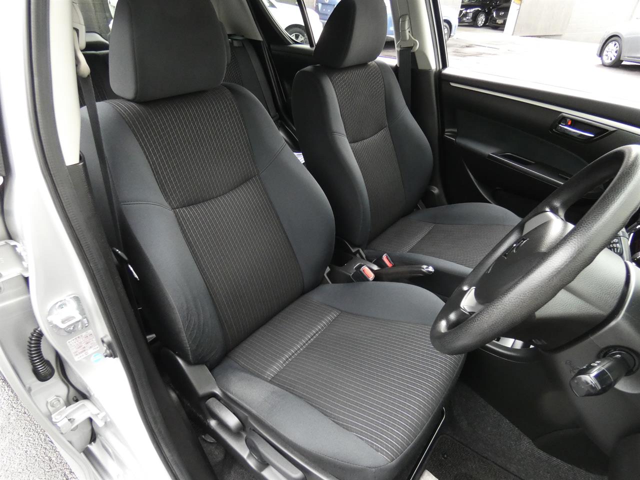 2015 Suzuki Swift thumbnail
