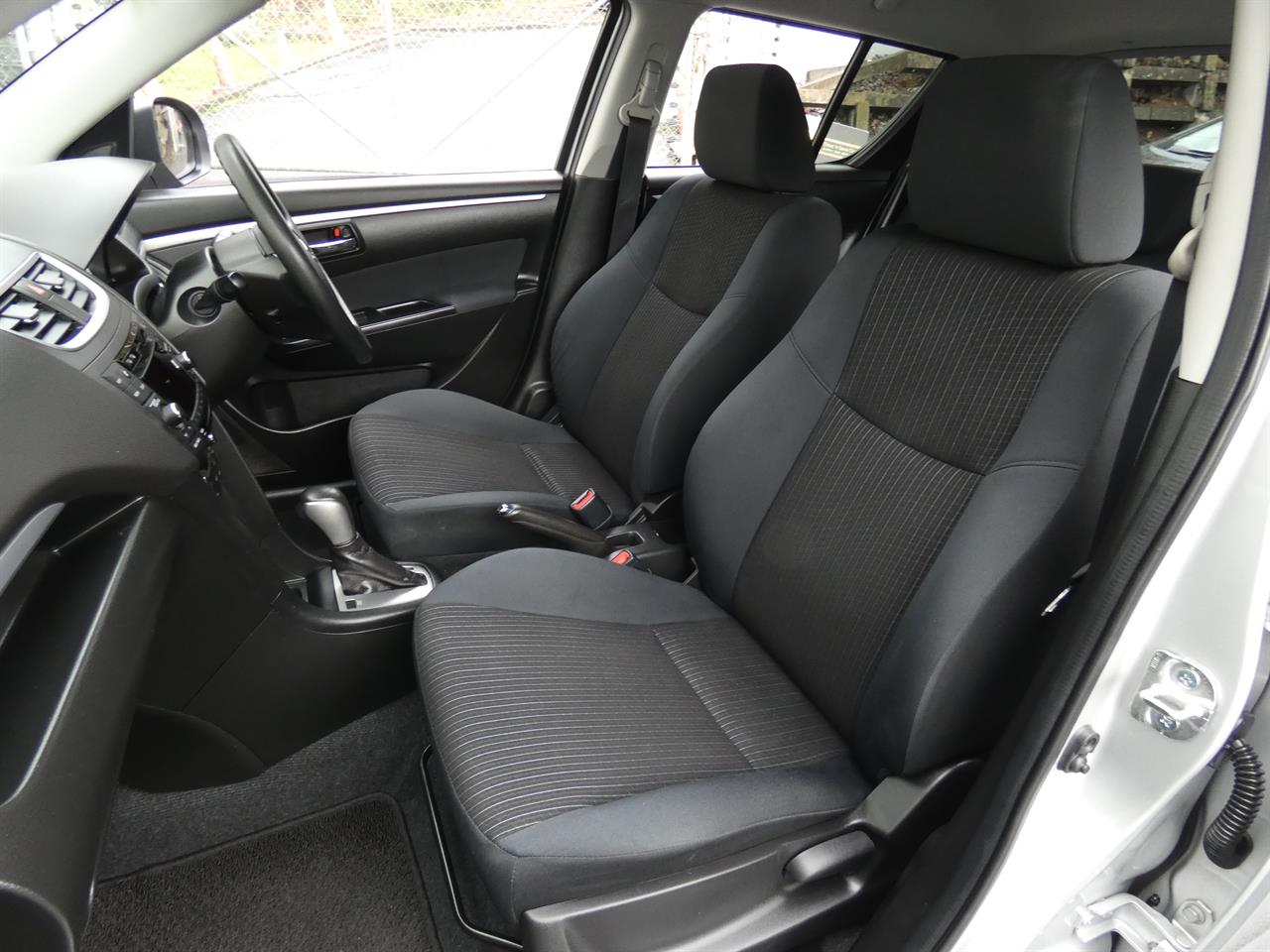 2015 Suzuki Swift thumbnail