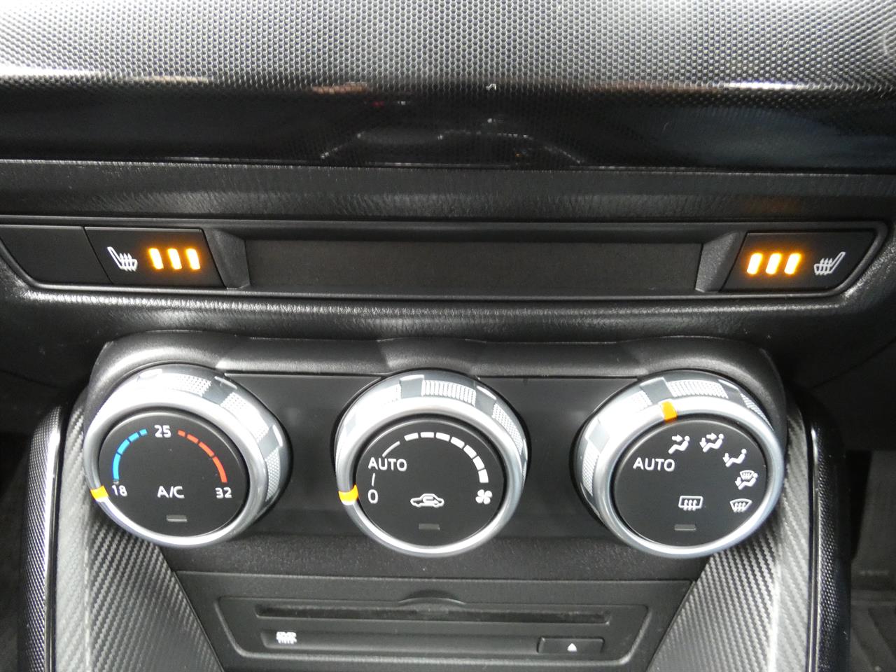 2016 Mazda DEMIO thumbnail