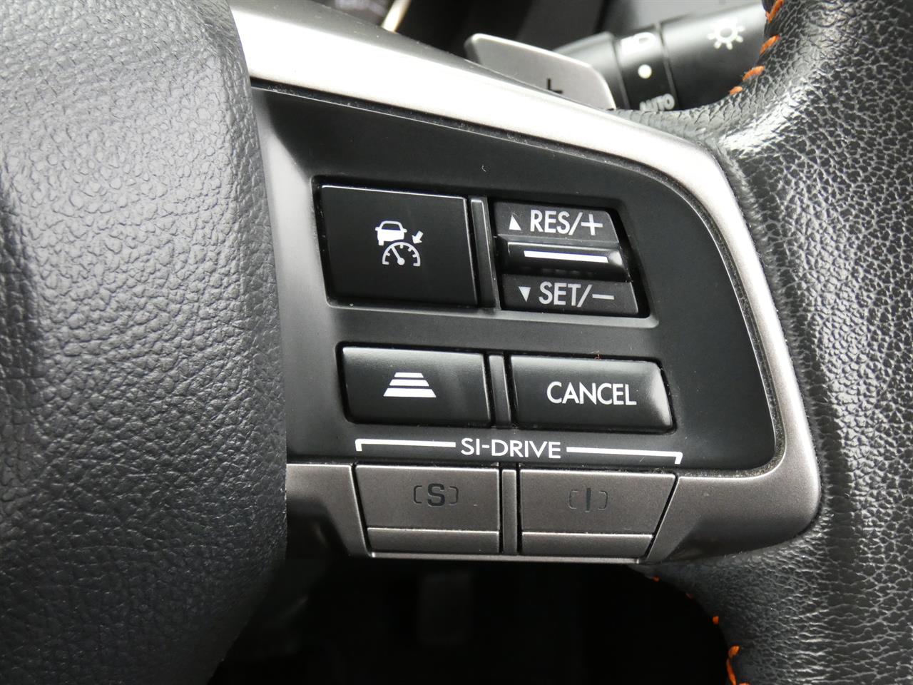 2015 Subaru Forester thumbnail