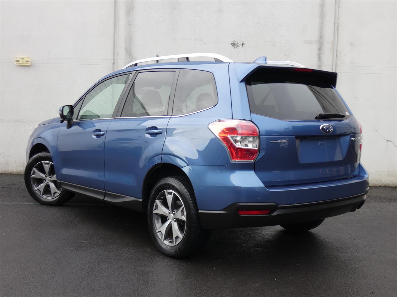 2015 Subaru Forester thumbnail
