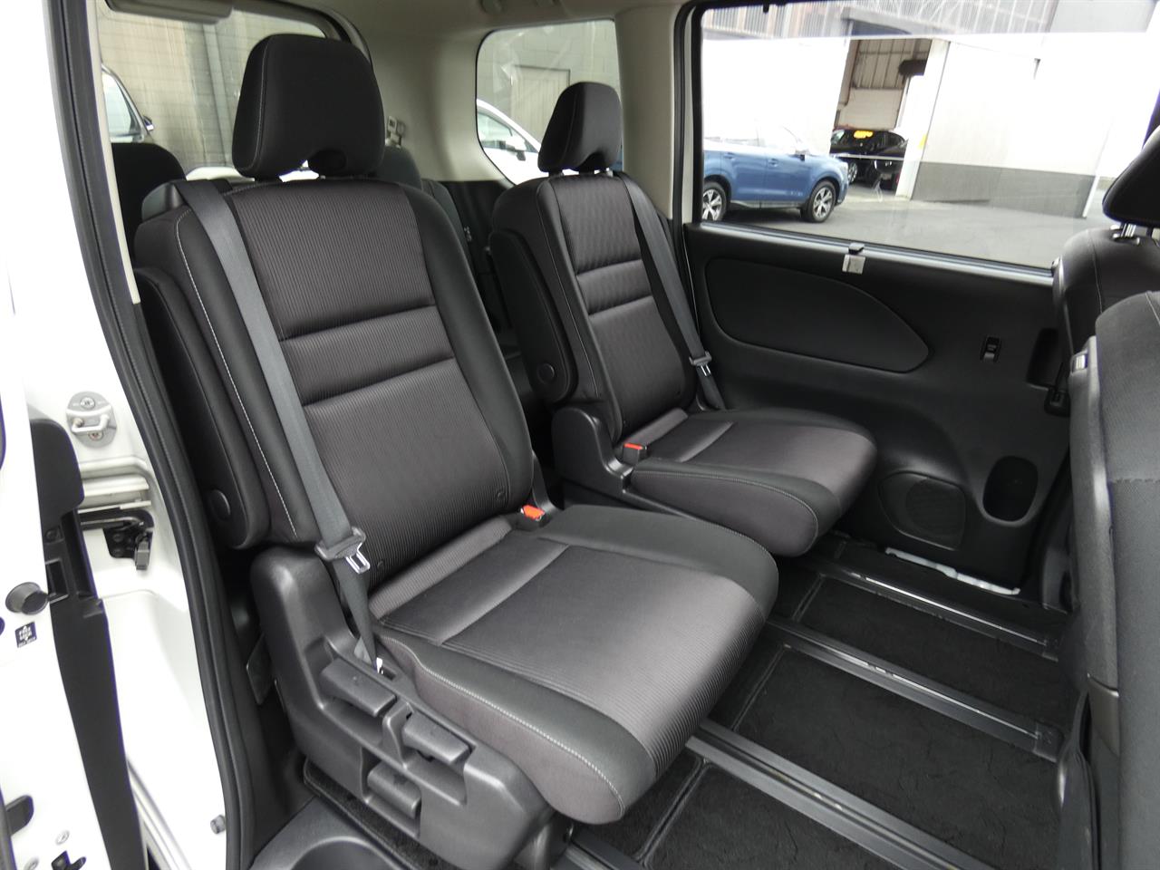 2018 Nissan SERENA thumbnail