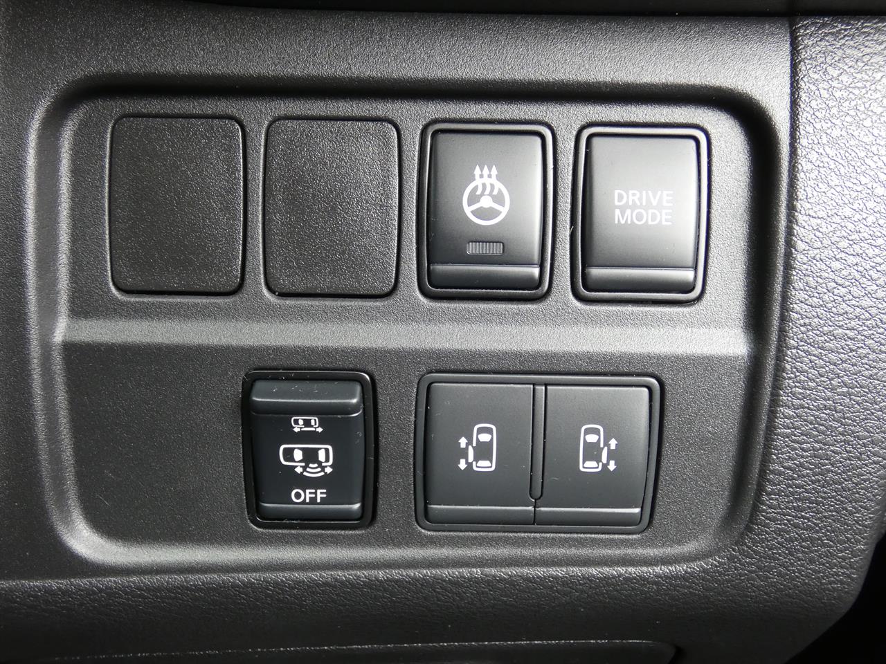 2018 Nissan SERENA thumbnail