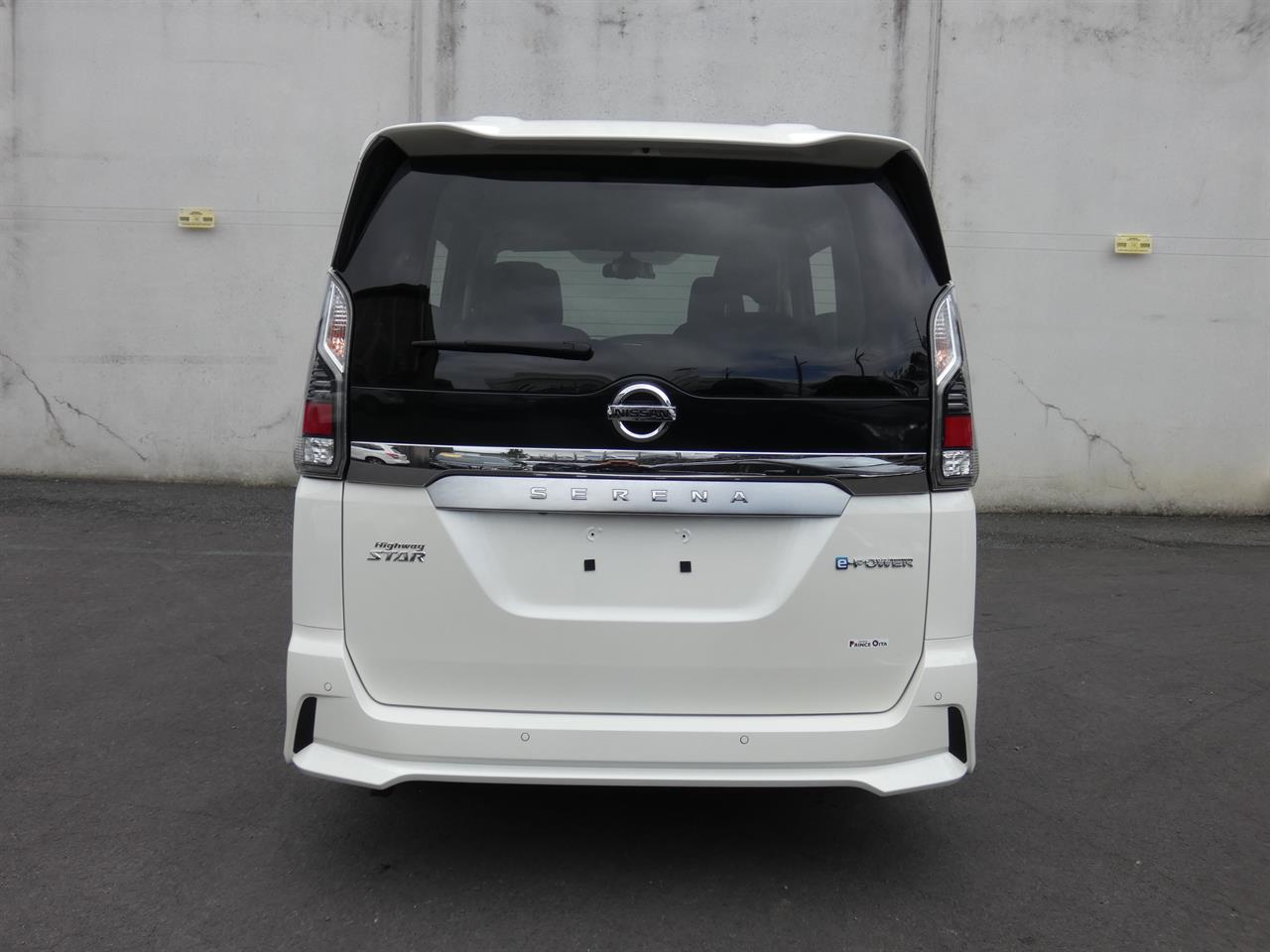 2018 Nissan SERENA thumbnail