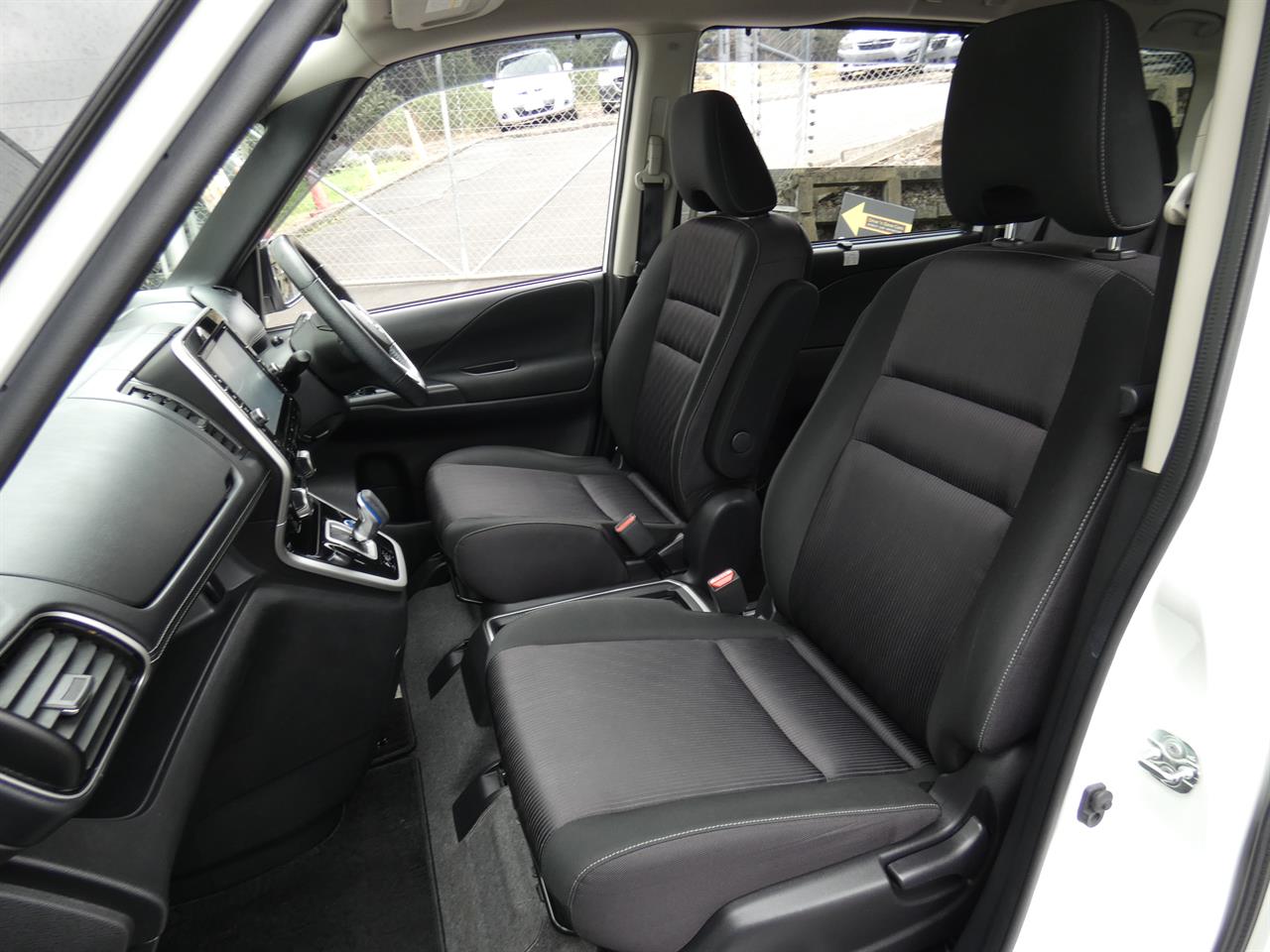 2018 Nissan SERENA thumbnail