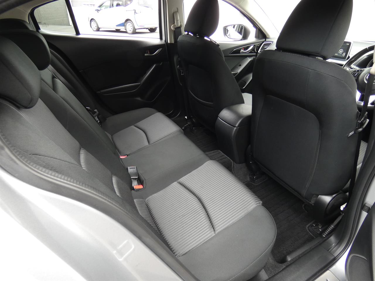 2016 Mazda AXELA thumbnail
