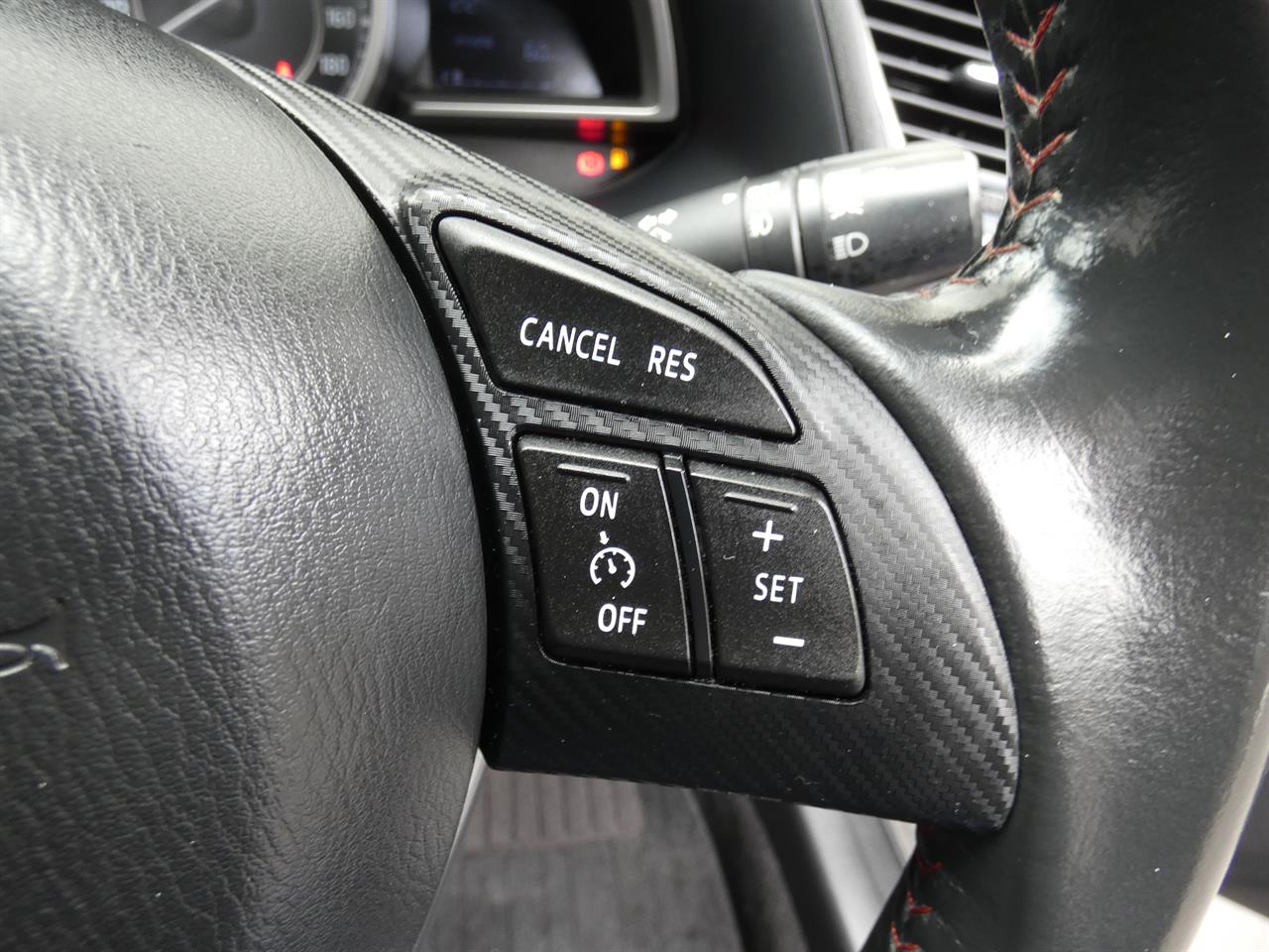 2016 Mazda AXELA thumbnail